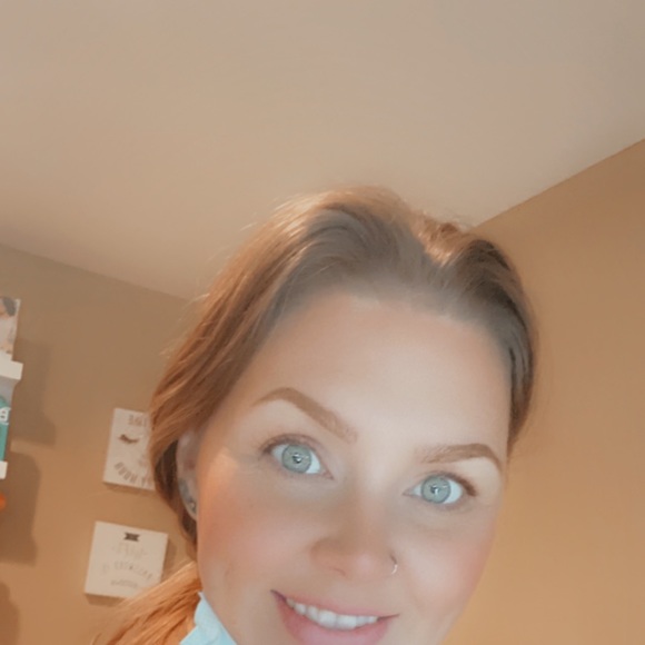 Meet your Posher, Crystal - Picture 3 of 7